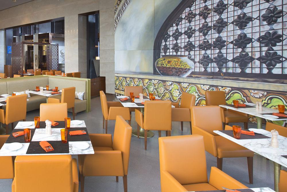 Sheraton Hyderabad Hotel Екстериор снимка