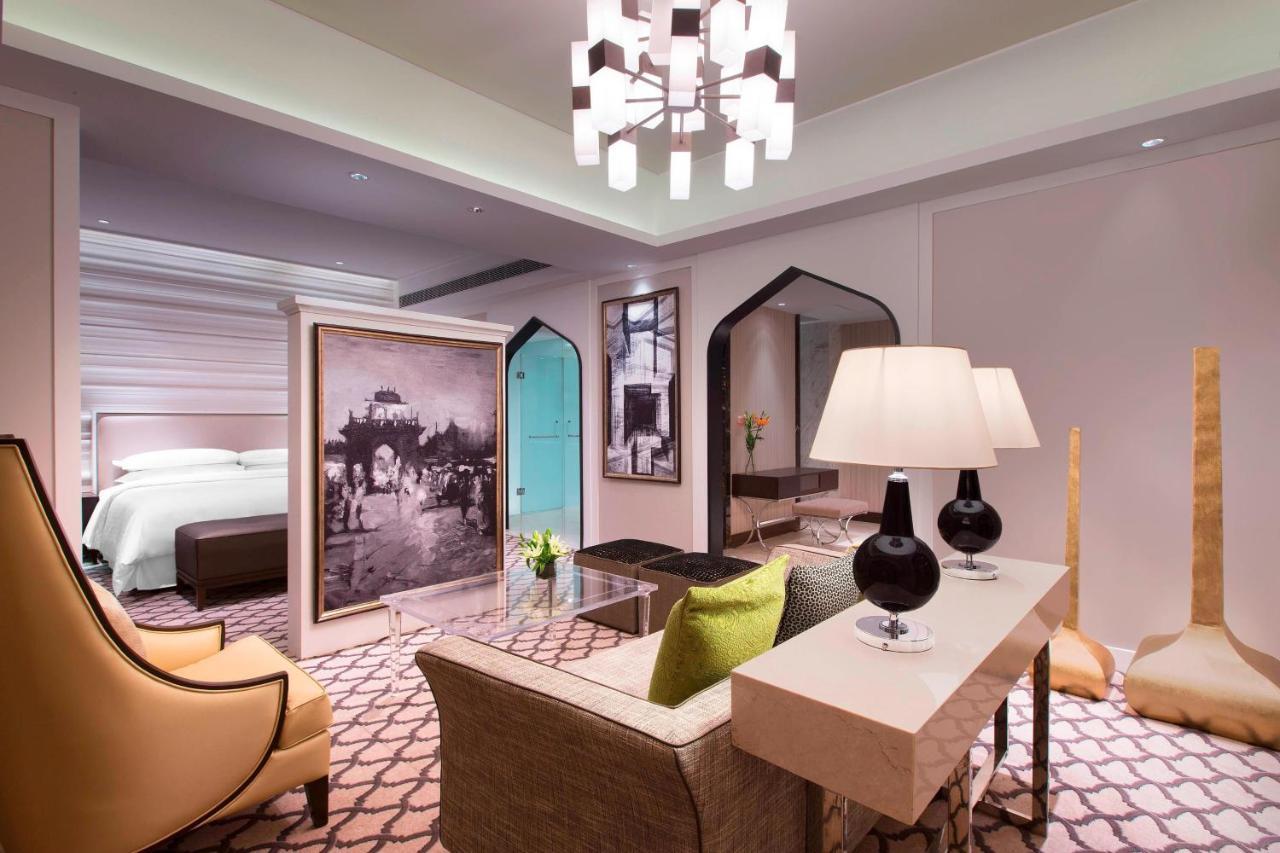 Sheraton Hyderabad Hotel Екстериор снимка