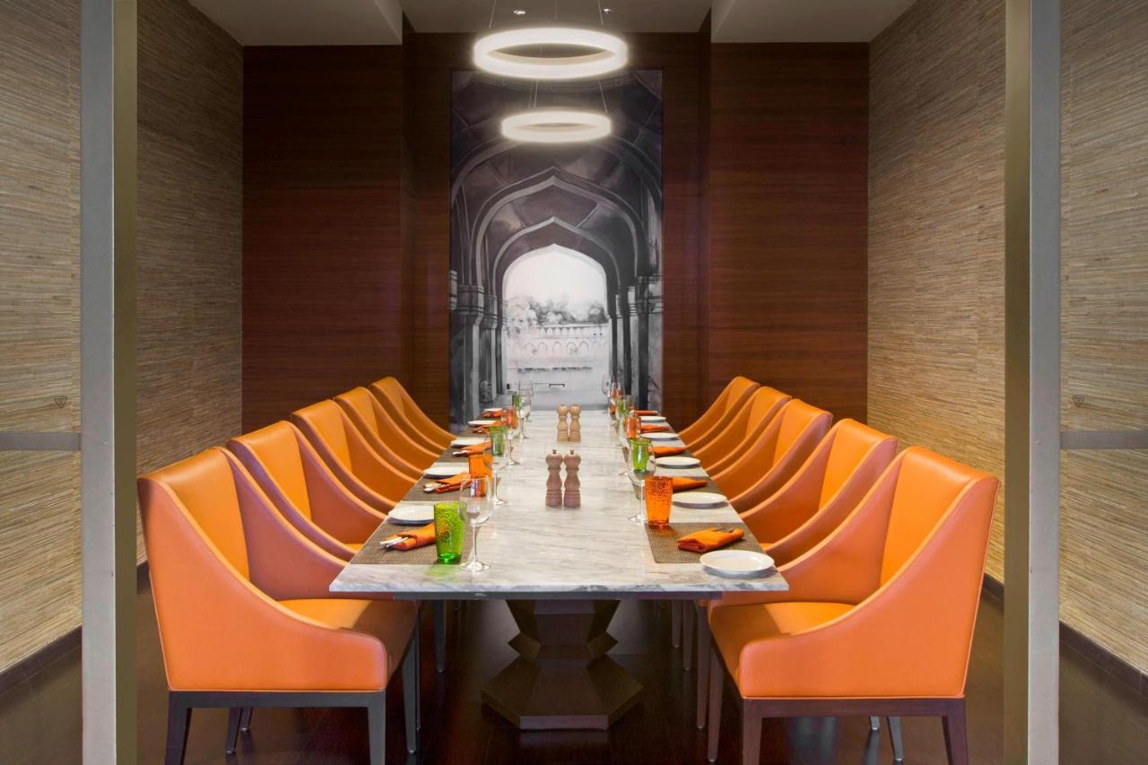 Sheraton Hyderabad Hotel Екстериор снимка