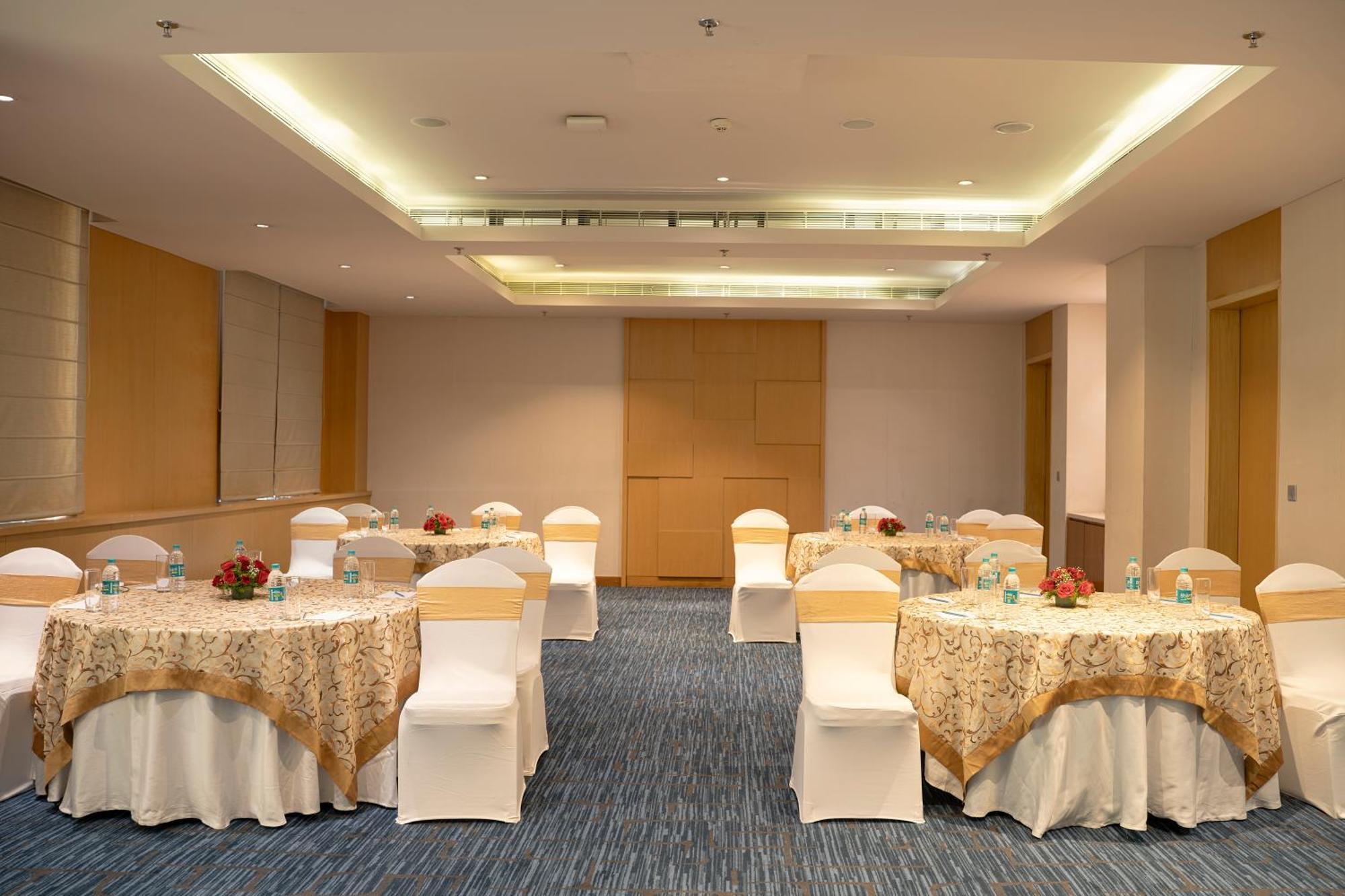 Sheraton Hyderabad Hotel Екстериор снимка