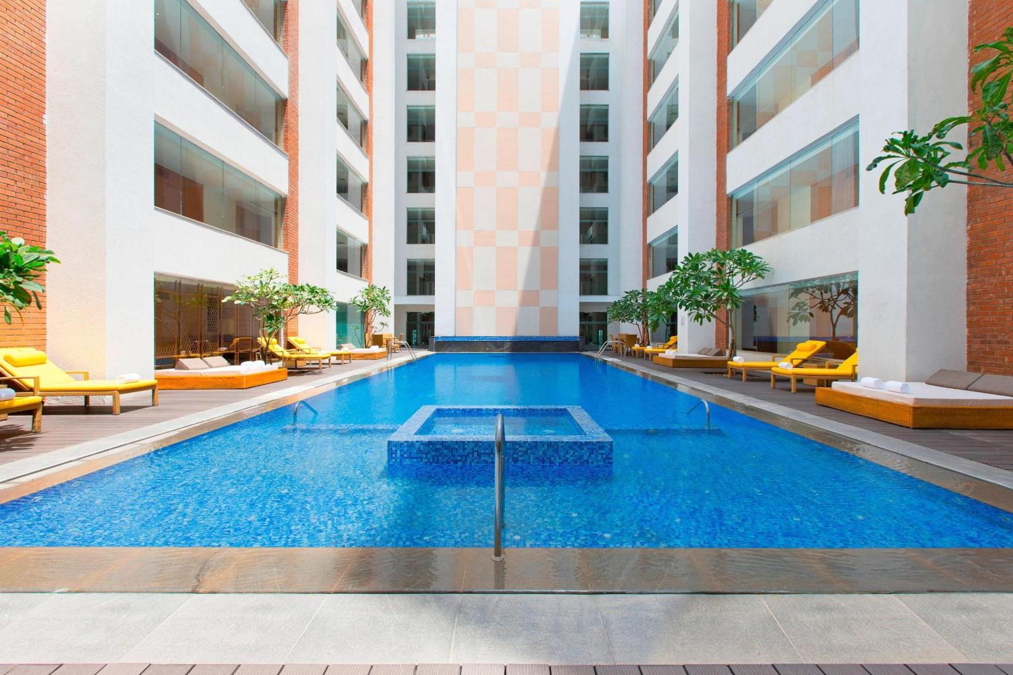 Sheraton Hyderabad Hotel Екстериор снимка