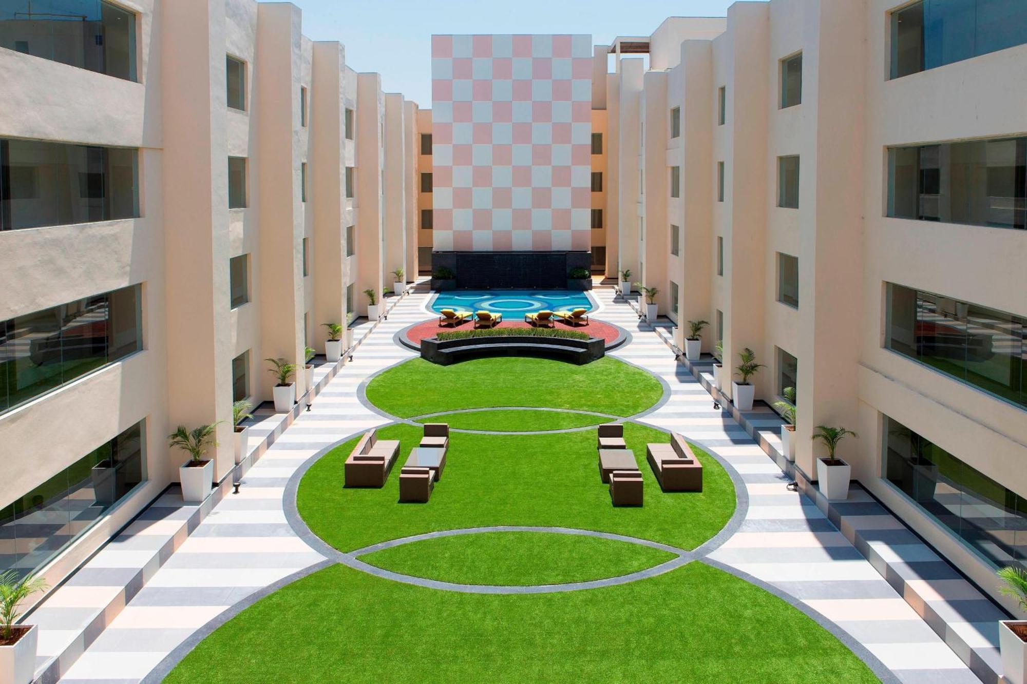Sheraton Hyderabad Hotel Екстериор снимка