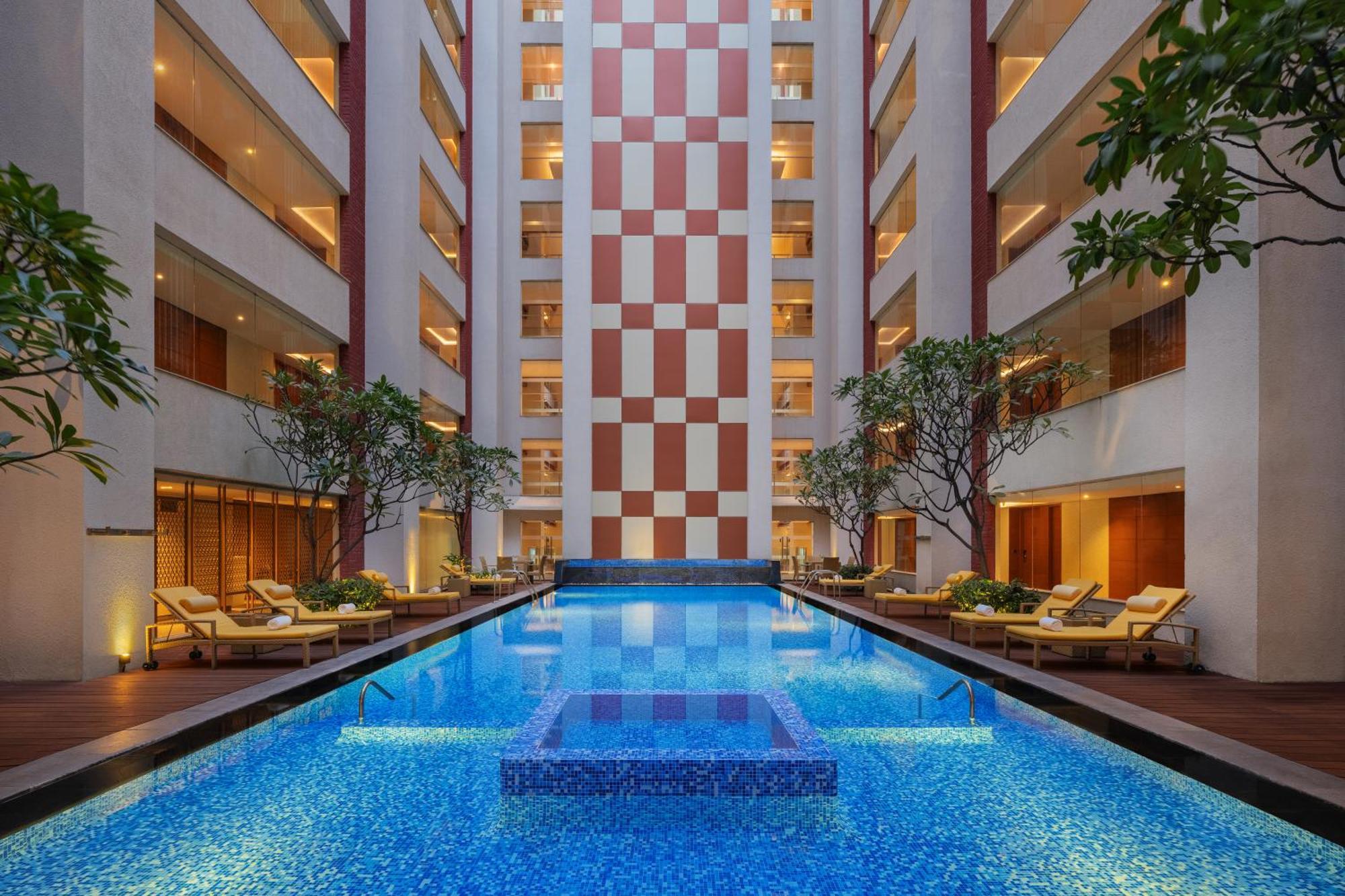 Sheraton Hyderabad Hotel Екстериор снимка