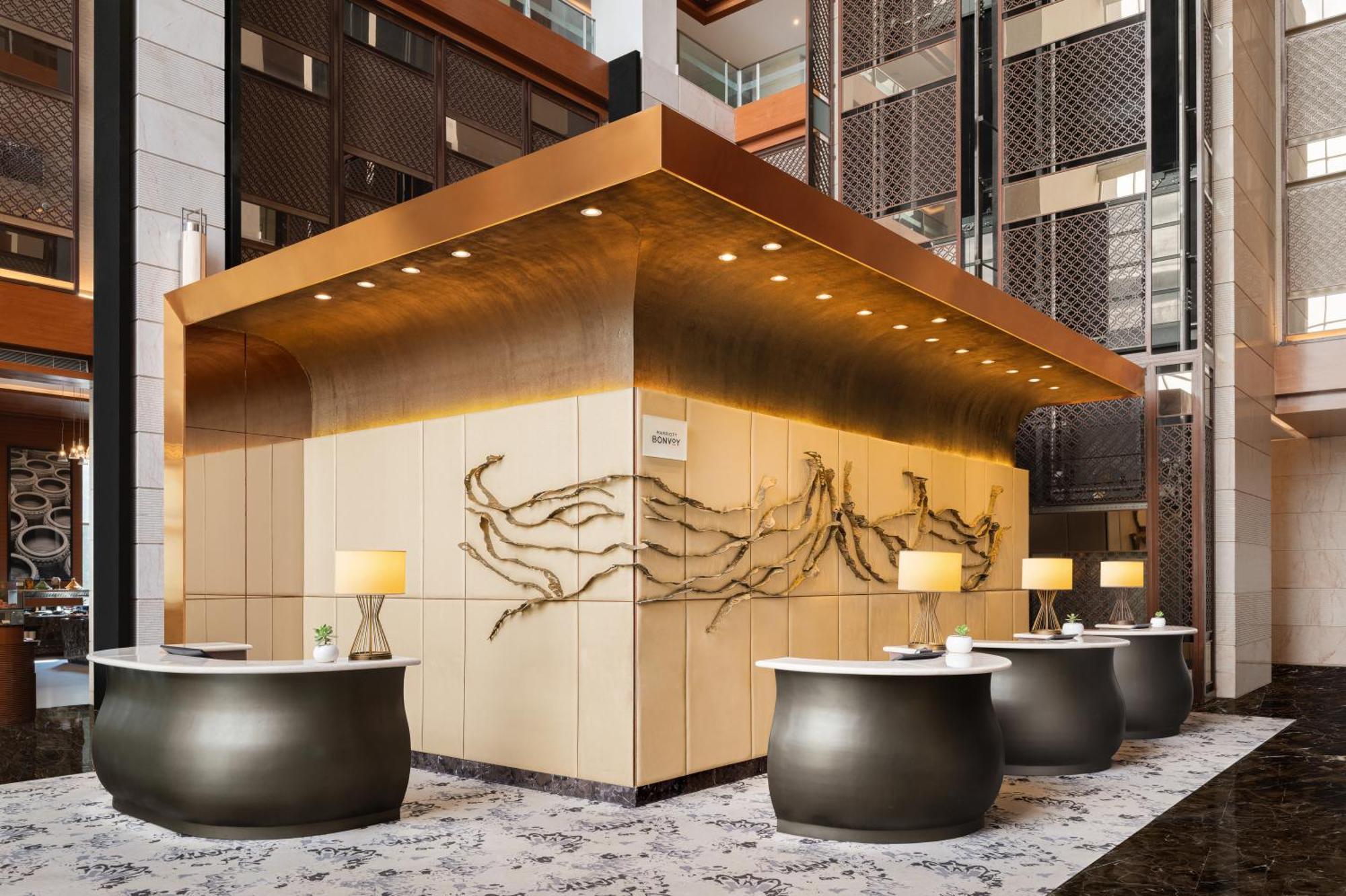 Sheraton Hyderabad Hotel Екстериор снимка