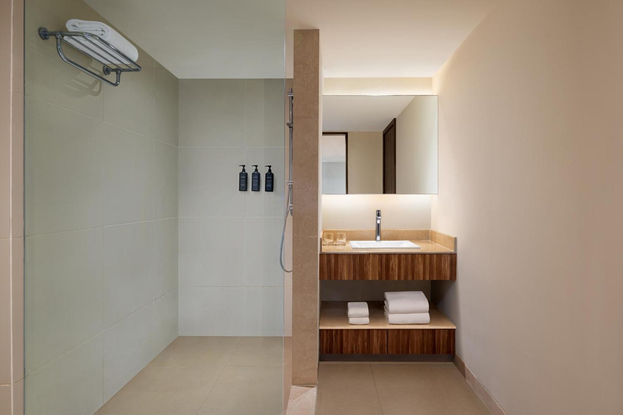 Sheraton Hyderabad Hotel Екстериор снимка
